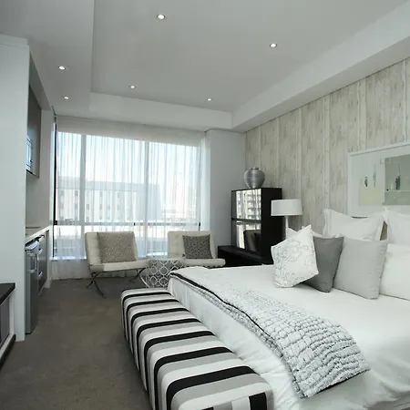 Luxury @ Sandton Skye Johannesburg Exterior photo